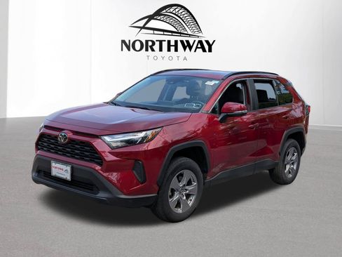 Used 2022 Toyota RAV4 XLE w/ Convenience Package AWD/4WD image 7