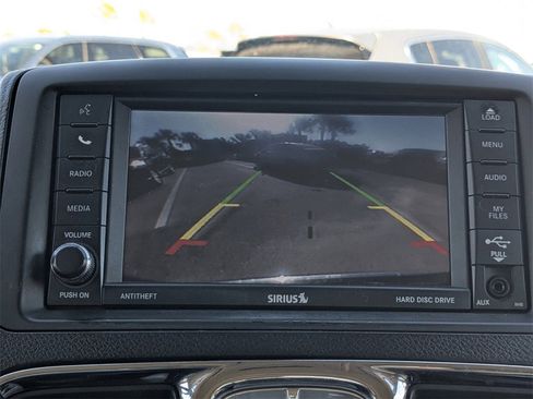 Used 2015 Chrysler Town & Country Touring-L w/ Driver Convenience Group image 26