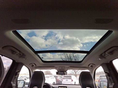 New 2026 Volvo XC90 T8 Ultra w/ Protection Package Premier image 11