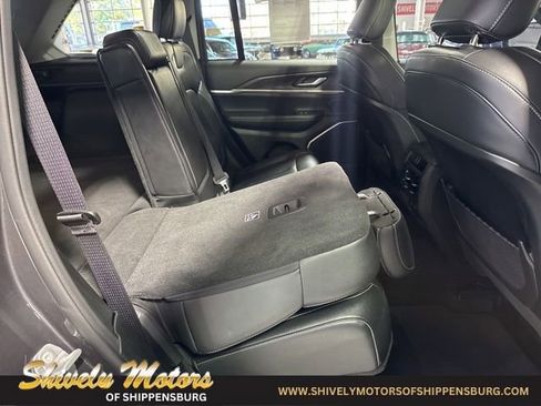 Used 2022 Jeep Grand Cherokee Limited image 42