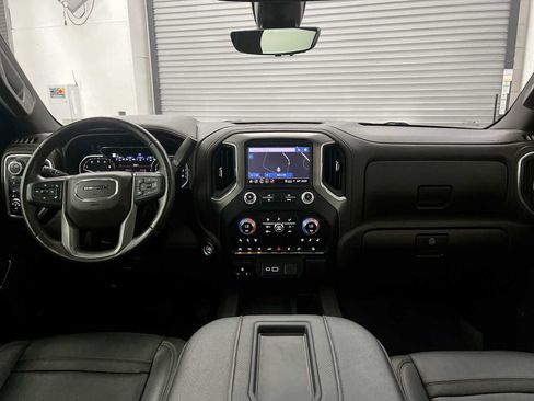 Used 2021 GMC Sierra 1500 Denali w/ Technology Package AWD/4WD image 10