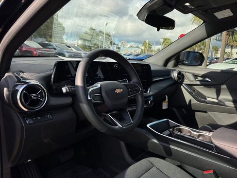 New 2025 Chevrolet Equinox LT image 25