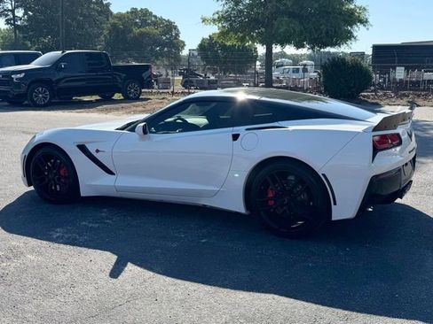 Used 2016 Chevrolet Corvette Stingray Coupe RWD image 5
