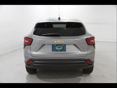Certified 2024 Chevrolet Trax LS w/ Driver Confidence Package FWD image 19