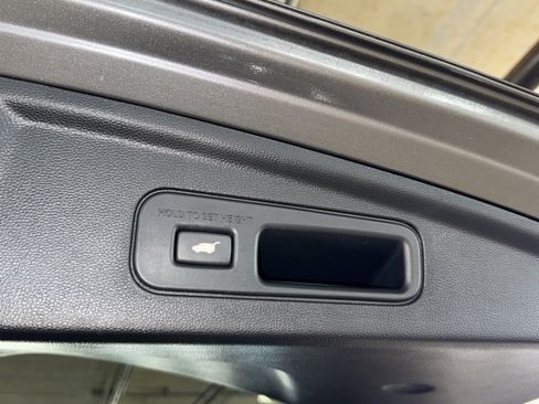 Used 2023 Acura MDX SH-AWD image 14