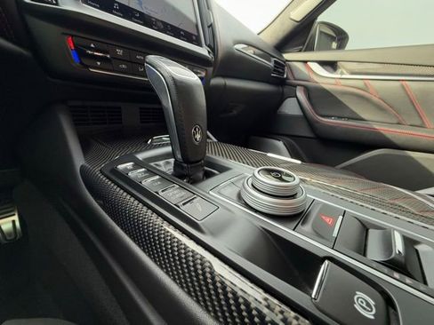 Used 2022 Maserati Levante Trofeo image 34