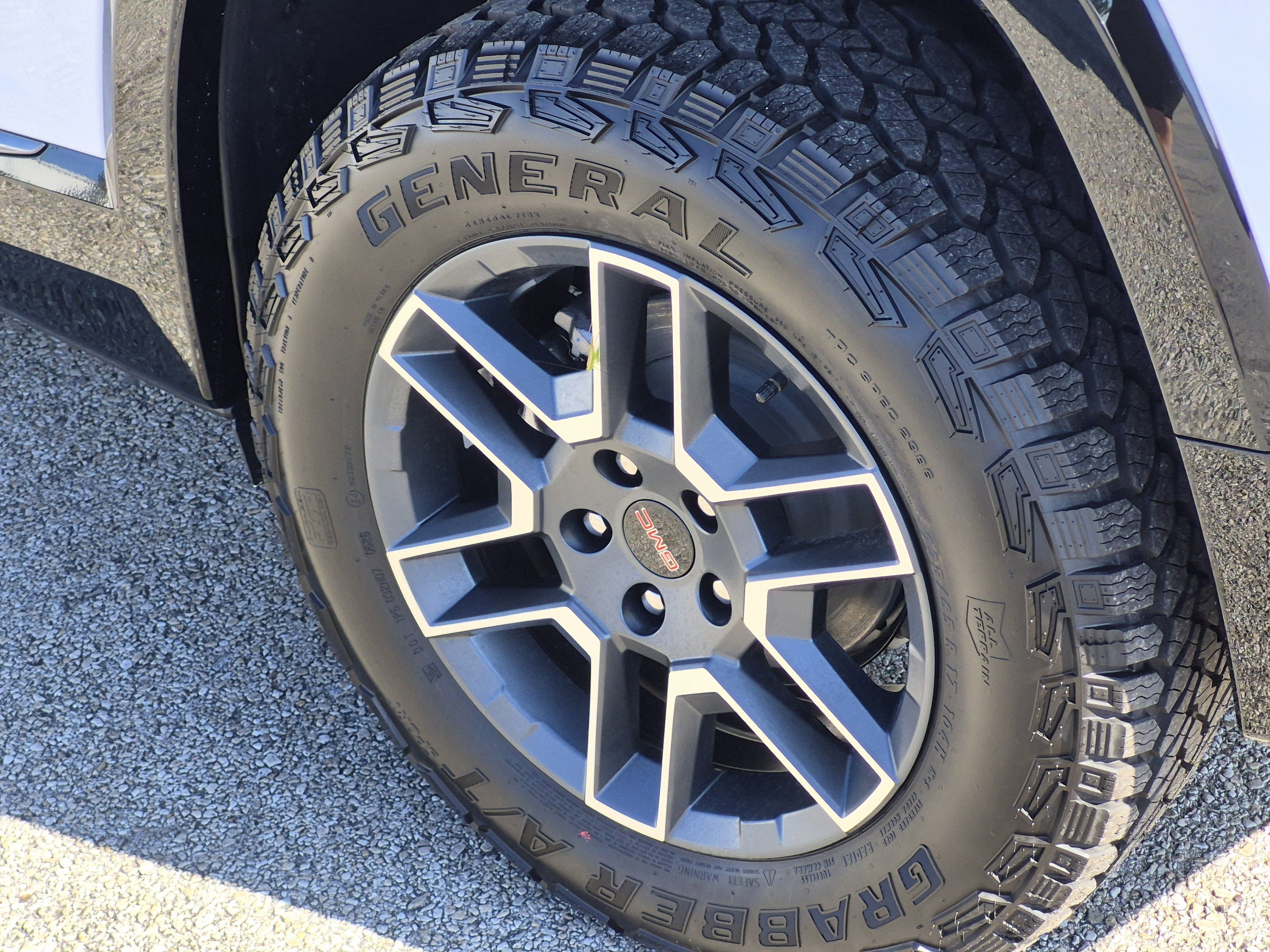 New 2026 GMC Terrain AT4 AWD/4WD image 5