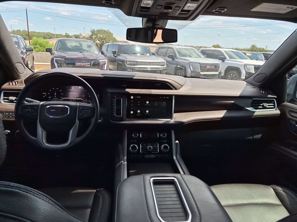 Used 2022 GMC Yukon XL Denali RWD image 32