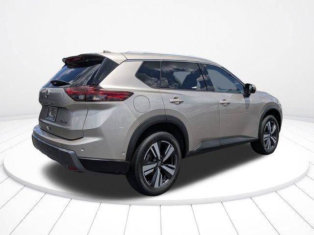 Used 2024 Nissan Rogue SL AWD/4WD image 3