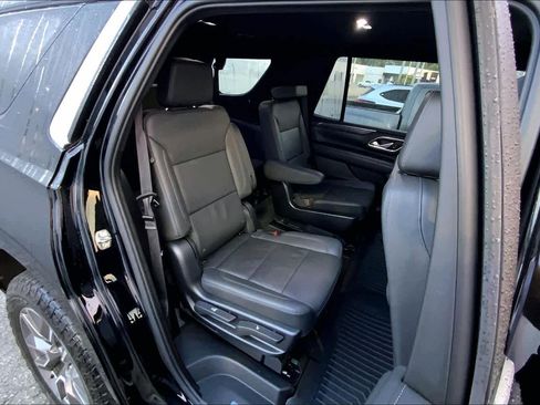 Used 2022 Chevrolet Tahoe LT w/ Luxury Package image 19