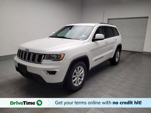 Used 2021 Jeep Grand Cherokee Laredo image 1