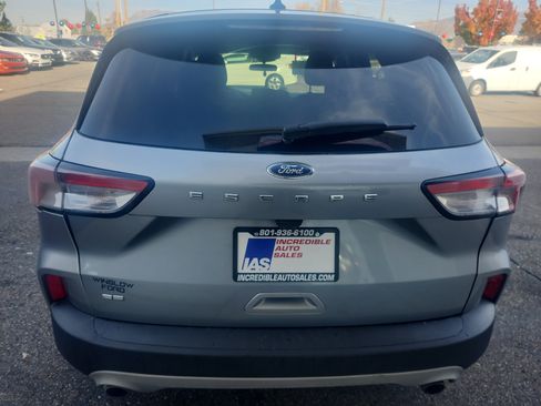 Used 2022 Ford Escape SE FWD image 6
