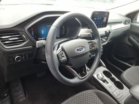 Used 2024 Ford Escape Active AWD/4WD image 9