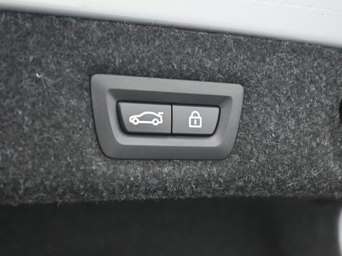 Used 2020 BMW 530i w/ Convenience Package image 34