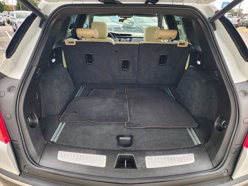 Used 2018 Cadillac XT5 Luxury image 6
