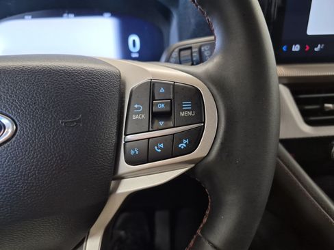 Certified 2025 Ford Explorer Active AWD/4WD image 26