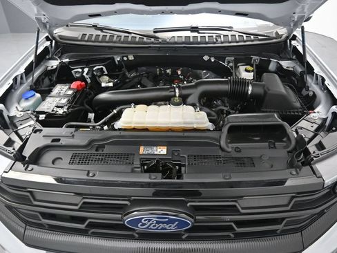 Used 2025 Ford Expedition Max Active AWD/4WD image 9