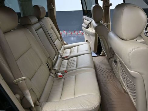 Used 2006 Toyota Land Cruiser image 44