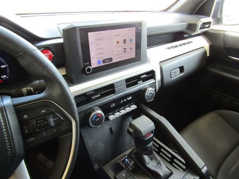 Used 2024 Toyota Tacoma TRD Off-Road AWD/4WD image 21