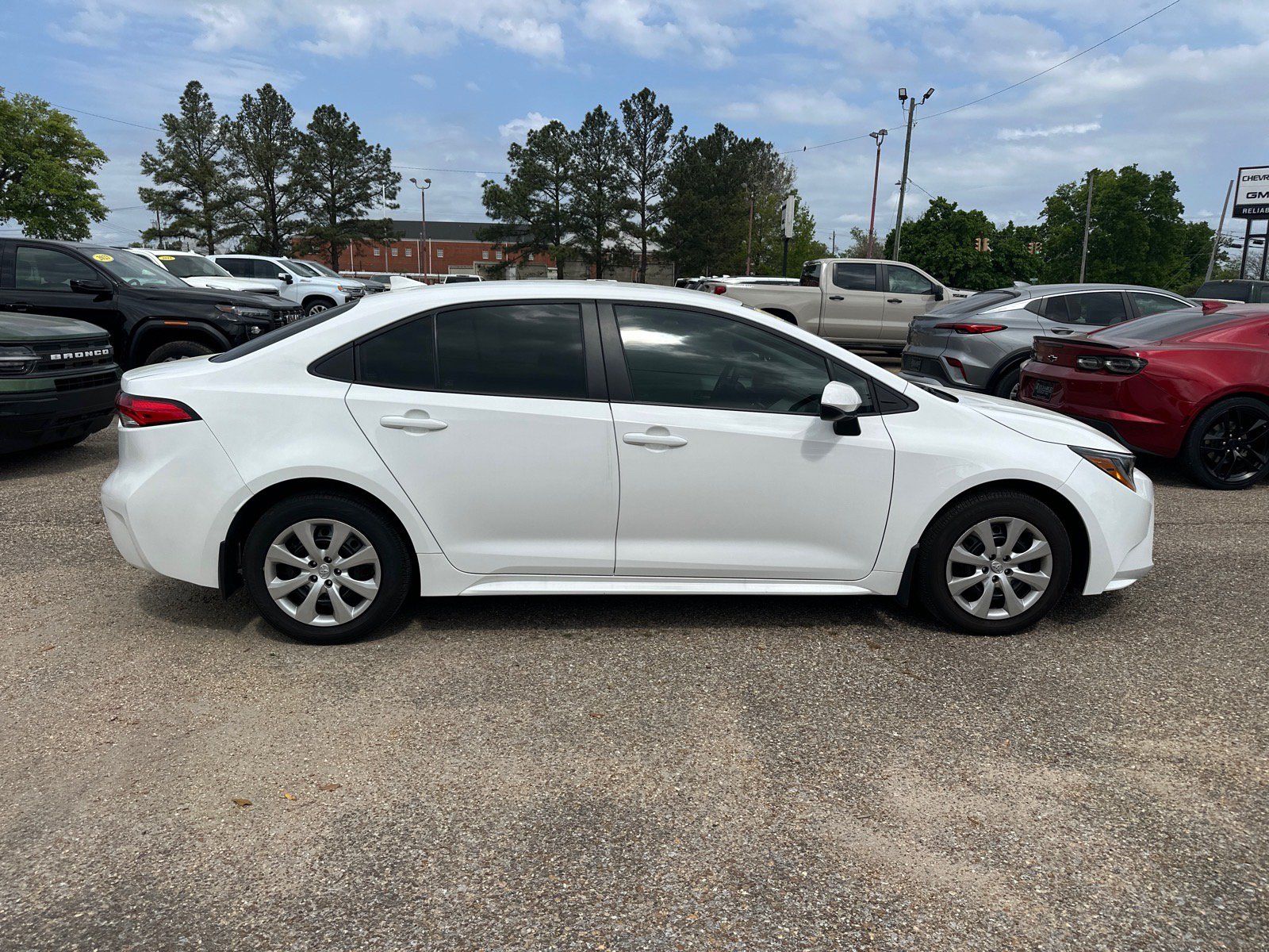 Used 2025 Toyota Corolla LE FWD image 6
