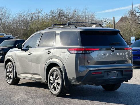 Used 2022 Nissan Pathfinder SV FWD image 13