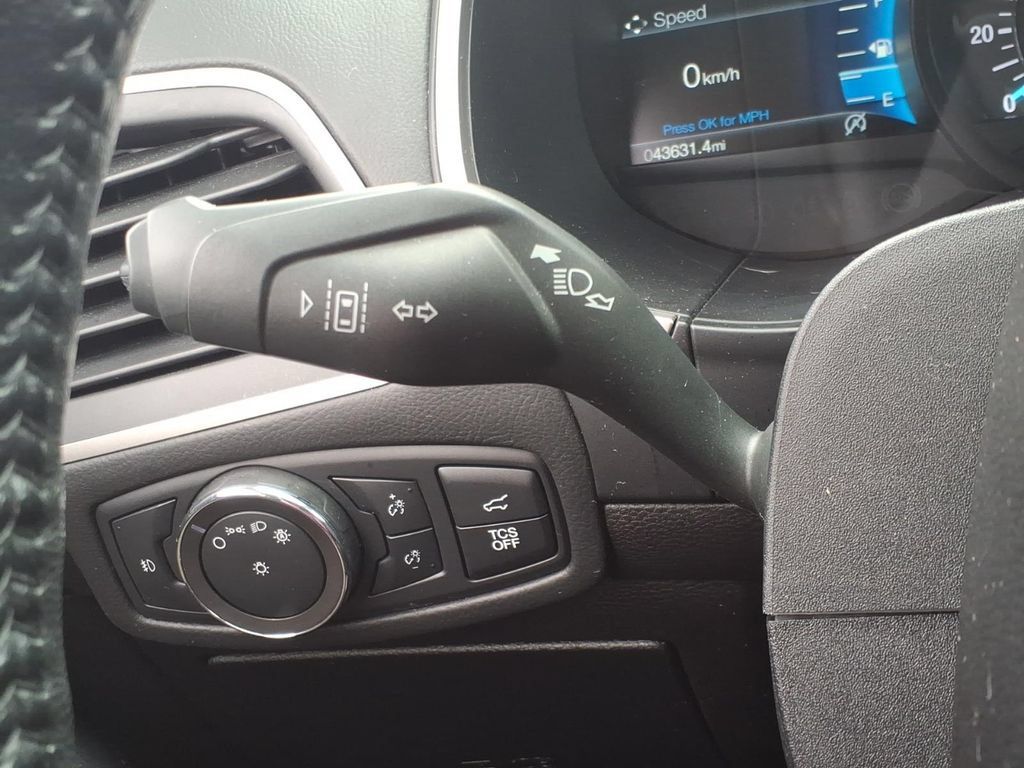 Used 2020 Ford Edge SEL w/ Convenience Package AWD/4WD image 24