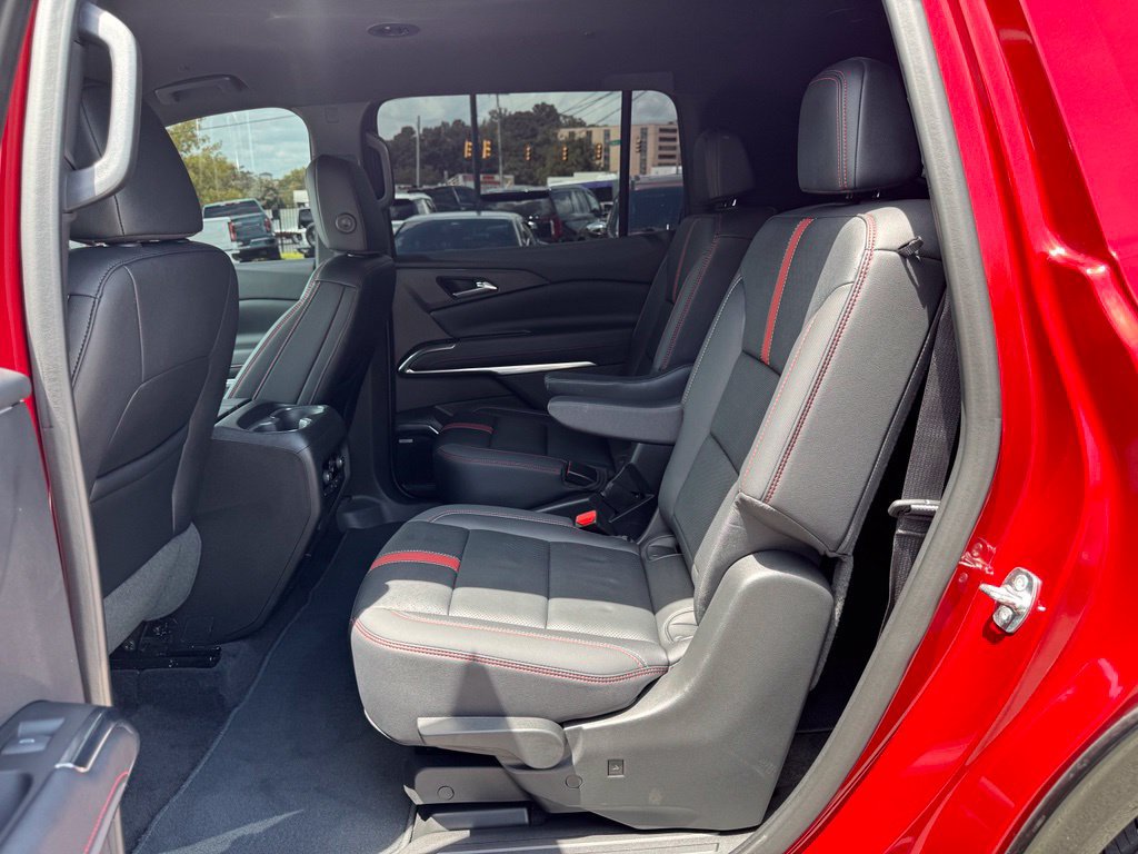 Used 2025 Chevrolet Traverse RS AWD/4WD image 25