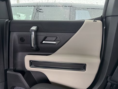 New 2026 GMC Hummer EV SUV image 22