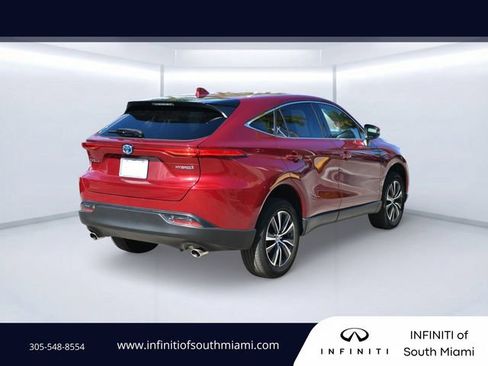 Used 2022 Toyota Venza LE image 4