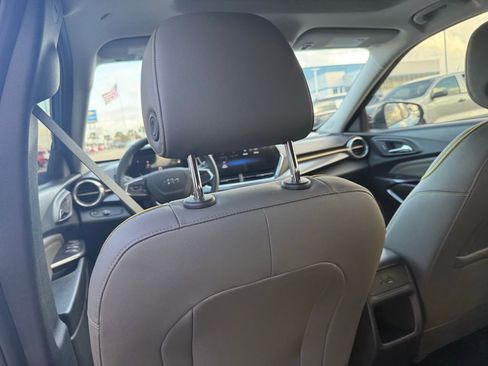 New 2025 Chevrolet Trax ACTIV w/ Sunroof Package image 32