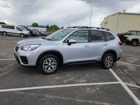 Used 2019 Subaru Forester Premium AWD/4WD image 6