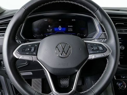 Used 2024 Volkswagen Tiguan S image 9
