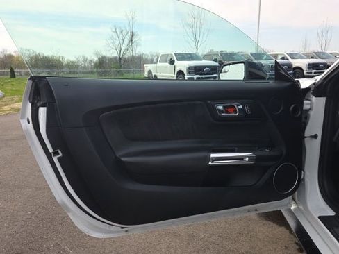 Used 2016 Ford Mustang GT Premium image 17