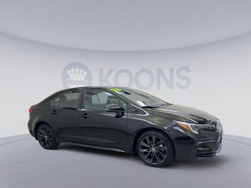 Used 2023 Toyota Corolla SE w/ Carpet Mat Package (TMS) FWD image 10