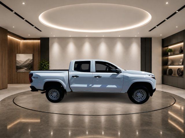Used 2025 Chevrolet Colorado W/T w/ Advanced Trailering Package AWD/4WD image 4