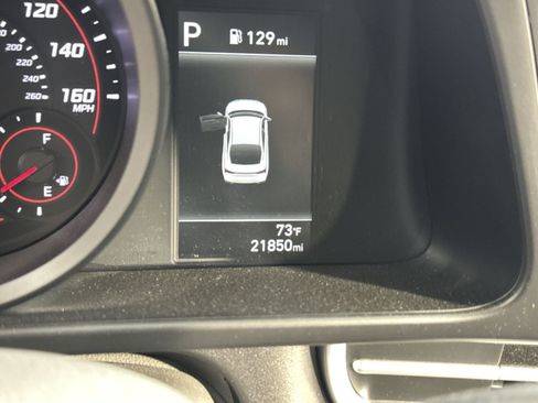 Used 2023 Hyundai Elantra SEL FWD image 29