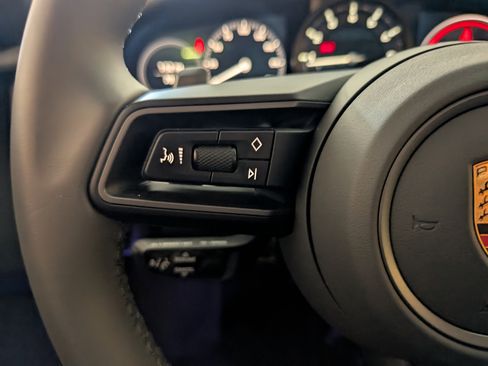 Used 2023 Porsche 911 Carrera image 30