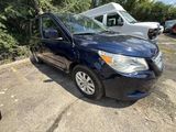 Used 2014 Volkswagen Routan SE image 2