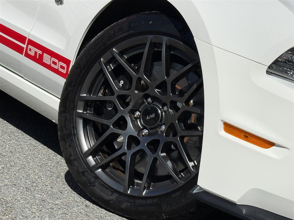 Used 2013 Ford Mustang Shelby GT500 RWD image 33