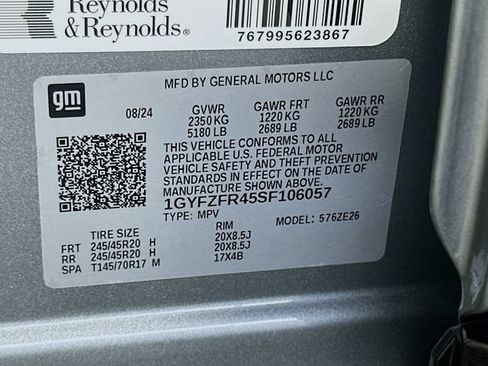 Used 2025 Cadillac XT4 Sport w/ LPO, Onyx Lite Package AWD/4WD image 29