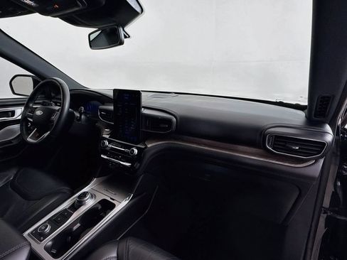 Used 2023 Ford Explorer Platinum w/ Technology Package AWD/4WD image 32