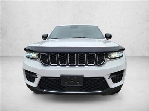 Used 2024 Jeep Grand Cherokee Laredo X w/ Luxury Tech Group I AWD/4WD image 2