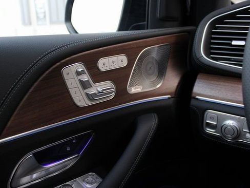 New 2026 Mercedes-Benz GLS 580 4MATIC image 26