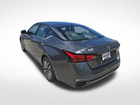 Used 2025 Nissan Altima 2.5 SV FWD image 6