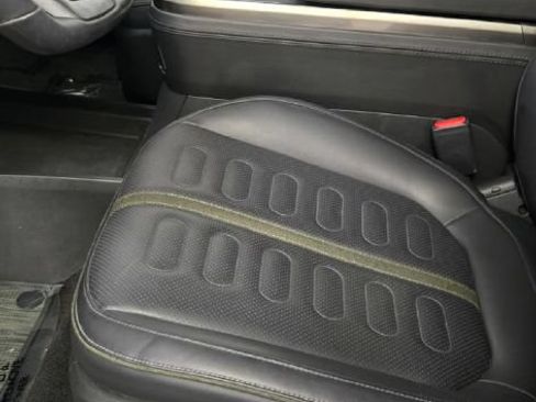 Used 2024 Rivian R1S Adventure AWD/4WD image 9