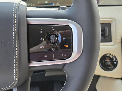 New 2025 Nissan Armada Platinum Reserve image 26