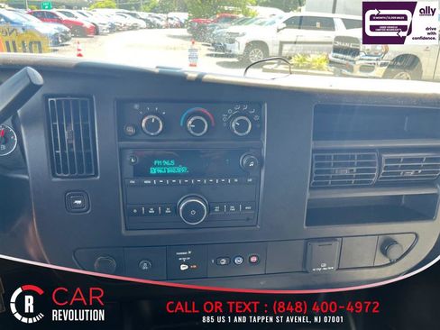 Used 2020 Chevrolet Express 2500 RWD image 17
