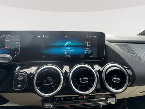 Used 2021 Mercedes-Benz GLA 250 4MATIC image 9