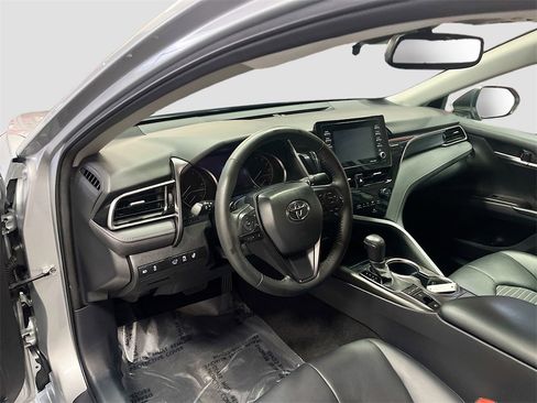 Used 2023 Toyota Camry SE image 9
