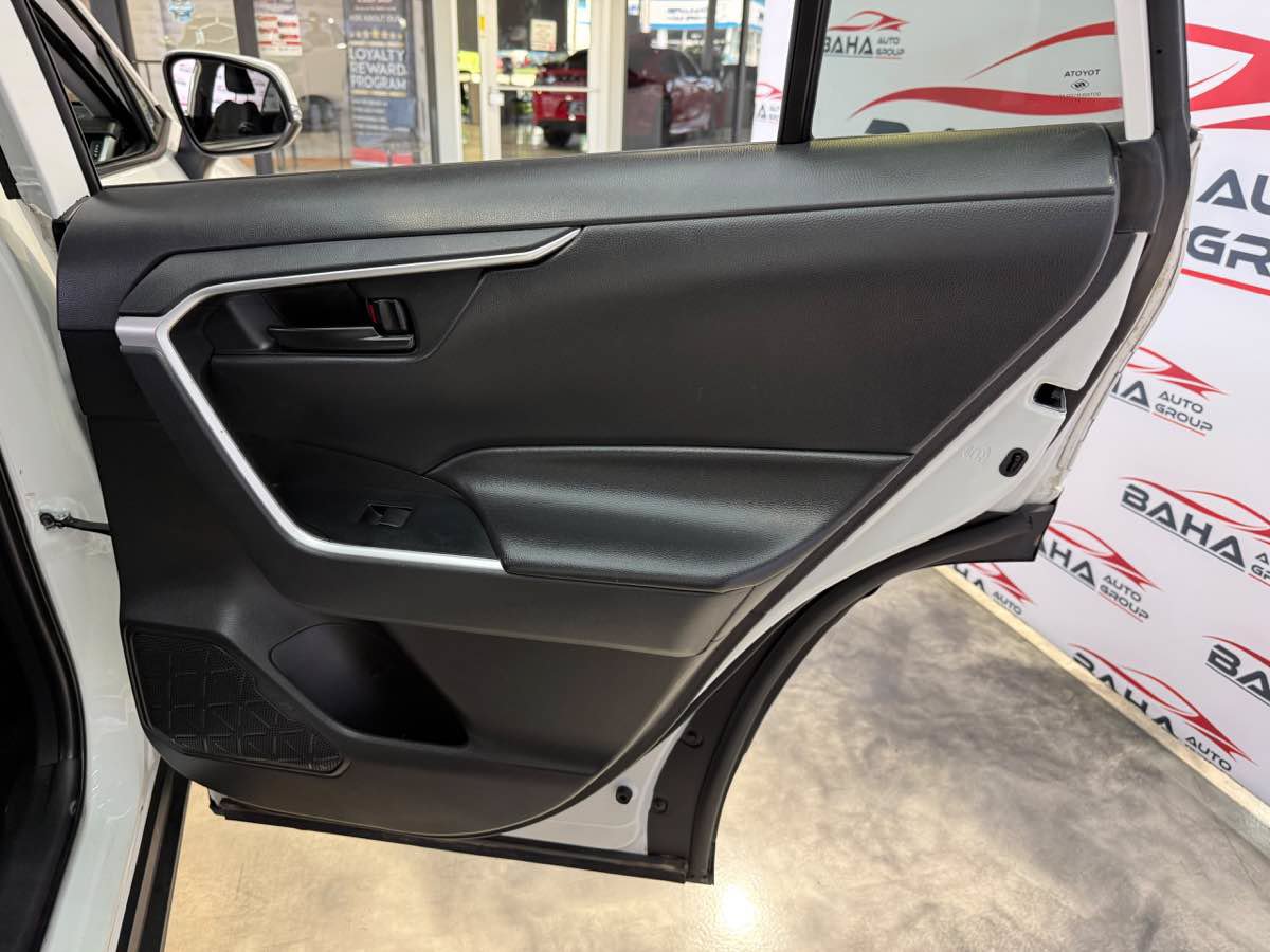 Used 2022 Toyota RAV4 LE AWD/4WD image 47